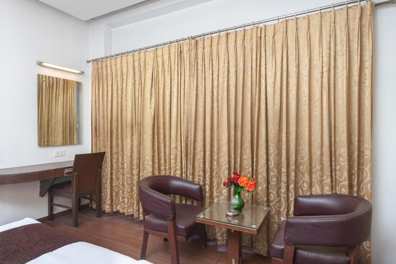 Oyo 19674 Apoorva'S Guest House Chennai Zewnętrze zdjęcie